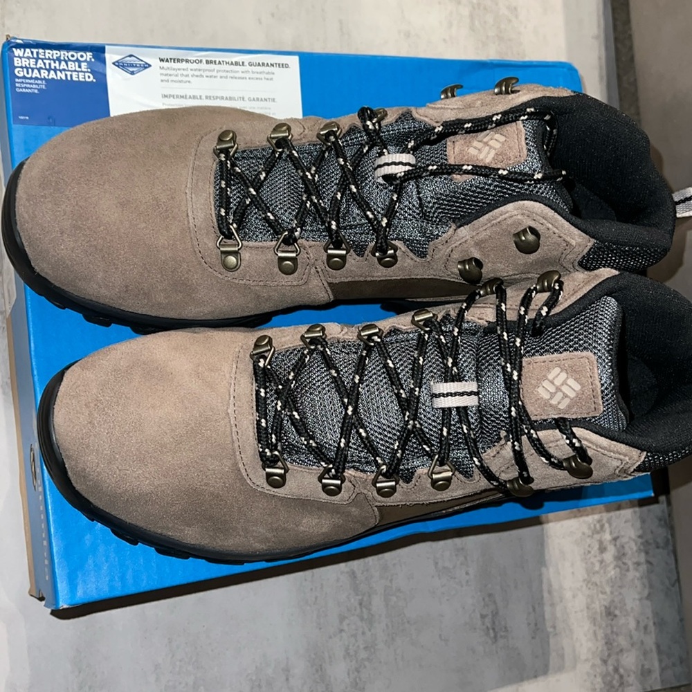 NWT Columbia Men's Newton Ridge Plus II Suede WP Wide Waterproof Hiking Boot